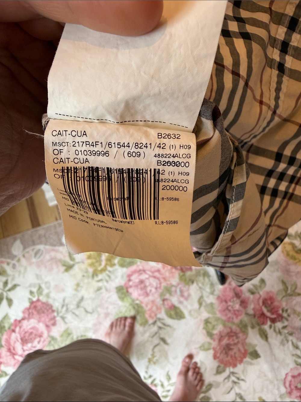 Burberry Beige Black Check Button-Down Sleeveless Shirt - Picture 5 of 5